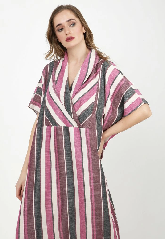 Madam-T KORNA - Robe Longue - Fuchsia/black 4 Madam-T KORNA - Robe Longue - Fuchsia/black – Image 4