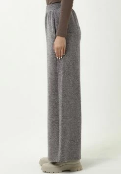 Madam-T NOVARA - Pantalon Classique - Schwarz/ Lila -Madam-T Soldes 2022 02dd7a2933144d7faa5567a9c16b57f3