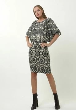 Madam-T Robe Fourreau - Beige -Madam-T Soldes 2022 035e818d093a4649bba3b68958b991f1