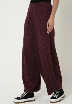 Madam-T HOSE CABULA - Pantalon Classique - Weinrot -Madam-T Soldes 2022 061f59a627c94a808dc80a5467eb53a5