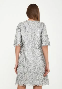 Madam-T Robe De Soirée - Silbrig 8 Madam-T Robe De Soirée - Silbrig -Madam-T Soldes 2022 06e3e9327a9c41b1bf24bf471942f36a