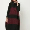 Madam-T Robe Pull - Schwarz Weinrot