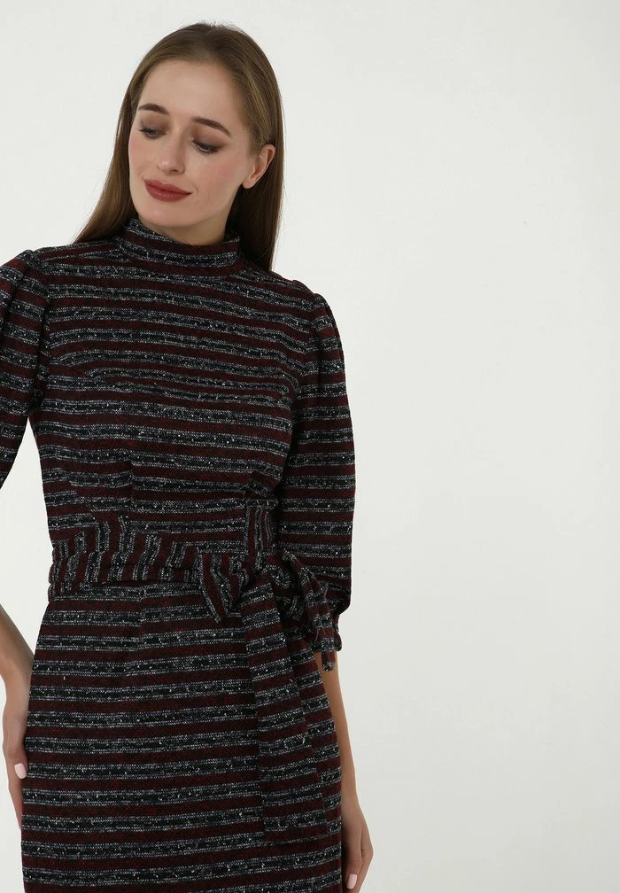 Madam-T MARENA - Robe De Jour - Grau Weinrot 6 Madam-T MARENA - Robe De Jour - Grau Weinrot – Image 6