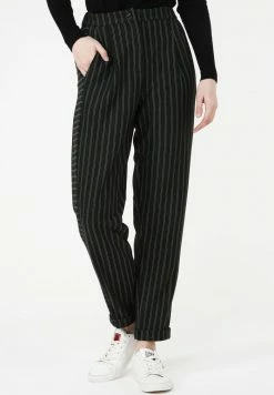 Madam-T HOSE VALERY - Pantalon Classique - Grün -Madam-T Soldes 2022 18b846ebd4f14d2daaeb398922ead6d1