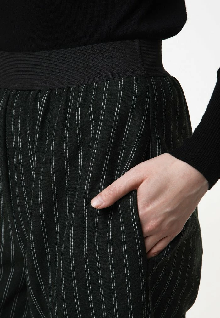 Madam-T Pantalon Classique - Grün 6 Madam-T Pantalon Classique - Grün – Image 6