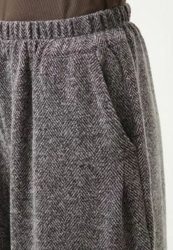 Madam-T HOSE VULA - Pantalon De Survêtement - Grey -Madam-T Soldes 2022 25d276c11b5048ff89f0460f0b4e6bc9