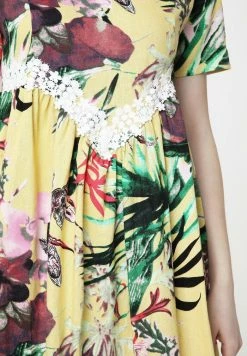 Madam-T Robe De Jour - Gelbgrün -Madam-T Soldes 2022 26b98a15e04048cfa420b6f95dbf8943