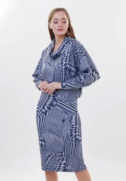 Madam-T LETUCHYA MISHE - Robe Pull - Grune Farbe Blau