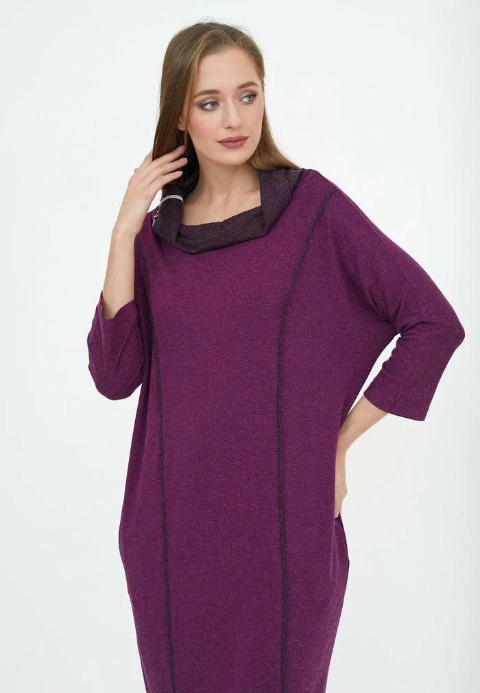 Madam-T KASHIRA - Robe Pull - Pflaume 4 Madam-T KASHIRA - Robe Pull - Pflaume – Image 4