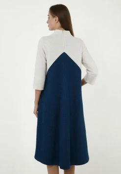 Madam-T Robe Pull - Creme Aqua -Madam-T Soldes 2022 351cfbf1b79f4a6eb755fec38f42f346