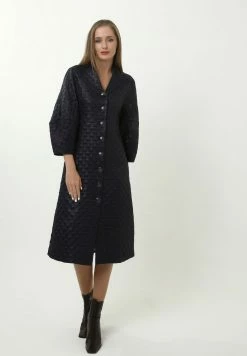 Madam-T KLEID ARLATINA - Robe De Jour - Dunkelblau -Madam-T Soldes 2022 37e1a618be164c6eaf6b1b965a079fee