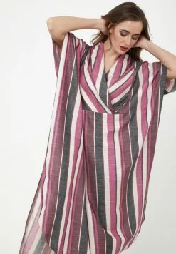 Madam-T KORNA - Robe Longue - Fuchsia/black 11 Madam-T KORNA - Robe Longue - Fuchsia/black -Madam-T Soldes 2022 383a4db90af543e5a7eb391ee717934d