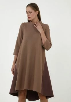 Madam-T Robe Pull - Dunkelbeige Hellbraun