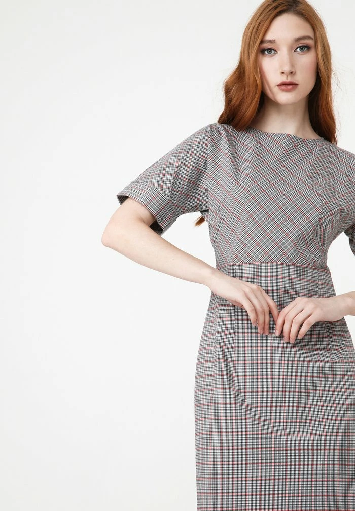 Madam-T Robe Fourreau - Grau Pink 4 Madam-T Robe Fourreau - Grau Pink – Image 4