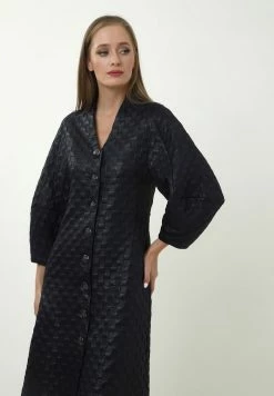 Madam-T KLEID ARLATINA - Robe De Jour - Dunkelblau -Madam-T Soldes 2022 43a415f85a9045f0b68f6f4f2fbf548e