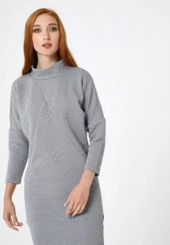 Madam-T Robe Pull - Grau 10 Madam-T Robe Pull - Grau -Madam-T Soldes 2022 45a31d4158444f8ebd4563405addf32a