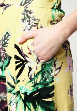 Madam-T Pantalon Classique - Gelbgrün 10 Madam-T Pantalon Classique - Gelbgrün -Madam-T Soldes 2022 4612d2ecc7ff4e22b60befca525a5b47