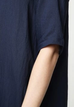 Madam-T ADELINARA - Robe Longue - Blau -Madam-T Soldes 2022 47183a4d1f3f428badedfce589b629b3