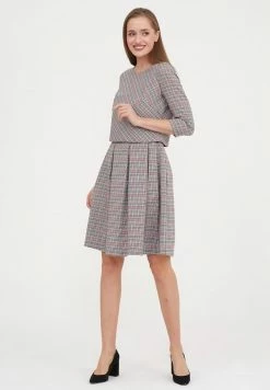 Madam-T OTRA - Robe De Jour - Grüner Zig/rot