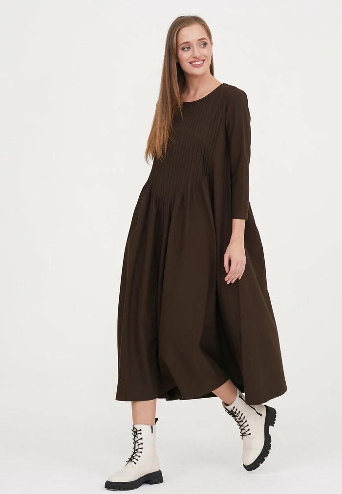 Madam-T DARI - Robe De Jour - Bro Strudn 5 Madam-T DARI - Robe De Jour - Bro Strudn – Image 5