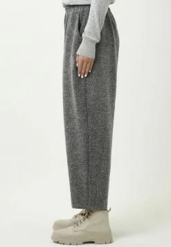 Madam-T HOSE VULA - Pantalon De Survêtement - Black -Madam-T Soldes 2022 51235c07ecdd43b3b909e36f948b8490