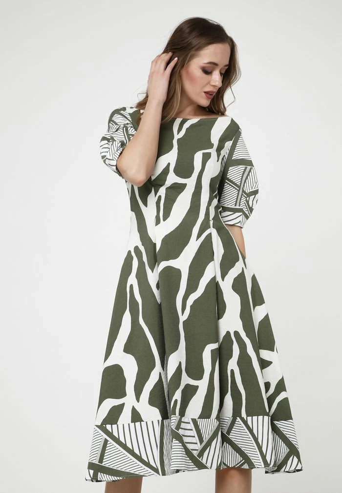 Madam-T KLEID ROBERTA - Robe De Jour - Khaki/weiß 1 Madam-T KLEID ROBERTA - Robe De Jour - Khaki/weiß