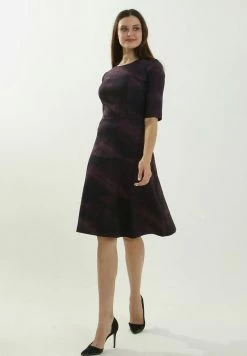 Madam-T SAPALERI - Robe De Jour - Lila/schwarz -Madam-T Soldes 2022 5b3f2a4375234297a8c73b4c6c4b8c63