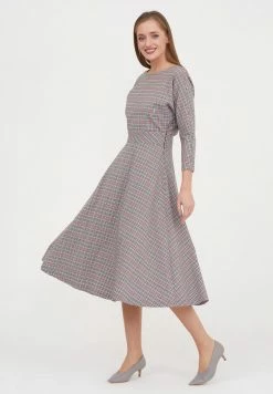 Madam-T ASUANA - Robe De Jour - Grüner Zig/rot -Madam-T Soldes 2022 5ee264878f944b0a8e59f05eb1855a4a