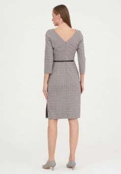 Madam-T MUARA - Robe Fourreau - Grüner Vogel/rosa 10 Madam-T MUARA - Robe Fourreau - Grüner Vogel/rosa -Madam-T Soldes 2022 5f56a276b039496796c525b6e84bb202