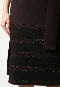 Madam-T MARENA - Robe Fourreau - Pflaume Schwarz 11 Madam-T MARENA - Robe Fourreau - Pflaume Schwarz -Madam-T Soldes 2022 628c57d6ee064c749e880295f6913f55