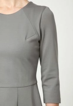 Madam-T Robe En Jersey - Grau -Madam-T Soldes 2022 6324323f4e31464cbbafe824a10ab518