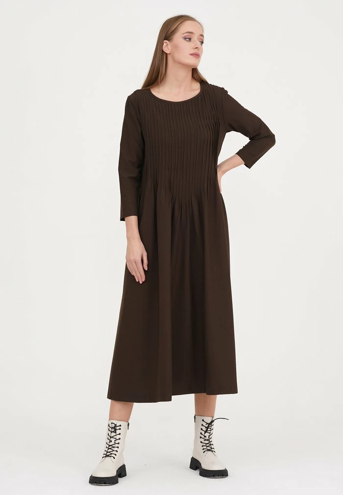 Madam-T DARI - Robe De Jour - Bro Strudn 2 Madam-T DARI - Robe De Jour - Bro Strudn – Image 2