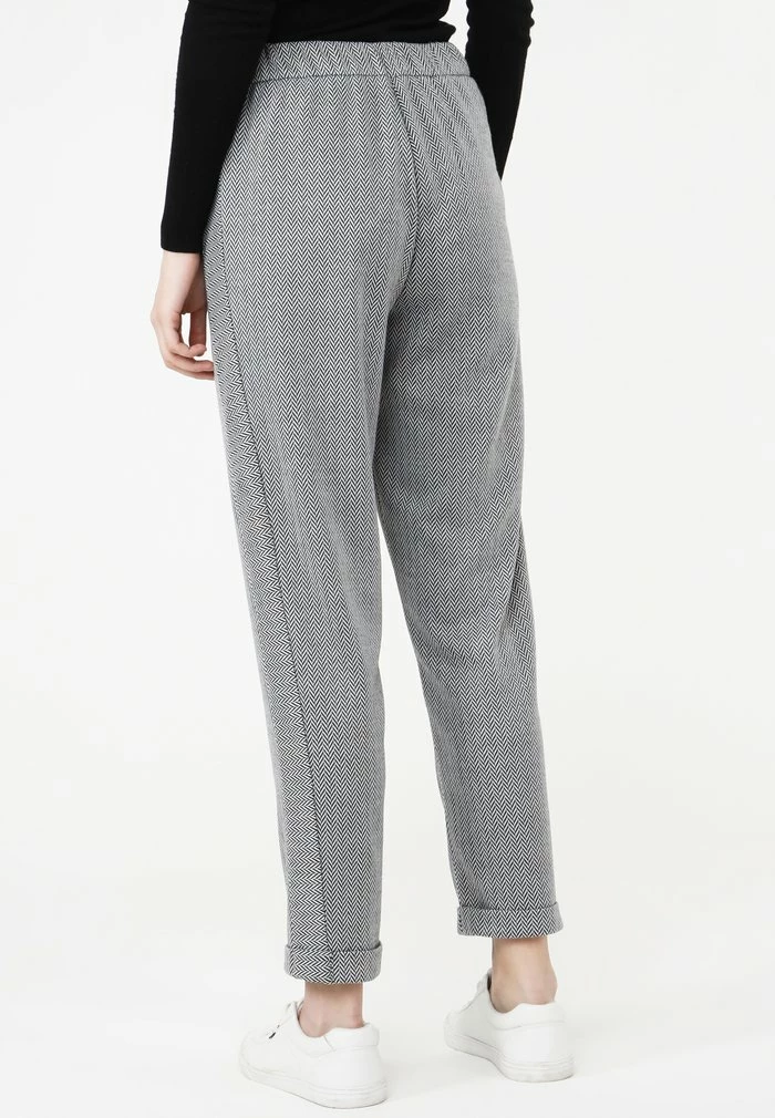 Madam-T HOSE VALERY - Pantalon Classique - Grau 3 Madam-T HOSE VALERY - Pantalon Classique - Grau – Image 3