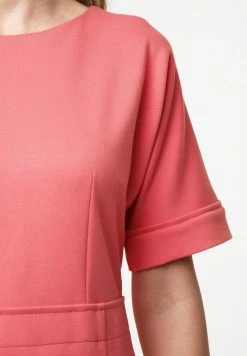 Madam-T ALTEA - Robe Fourreau - Koralle -Madam-T Soldes 2022 6ee06046b63d4036aac9ef1e30668d98