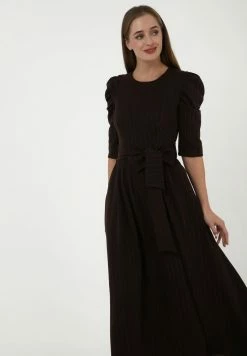 Madam-T ANGE - Robe Longue - Braun -Madam-T Soldes 2022 76a8384fea9e4b47bddadd93e6bac10d