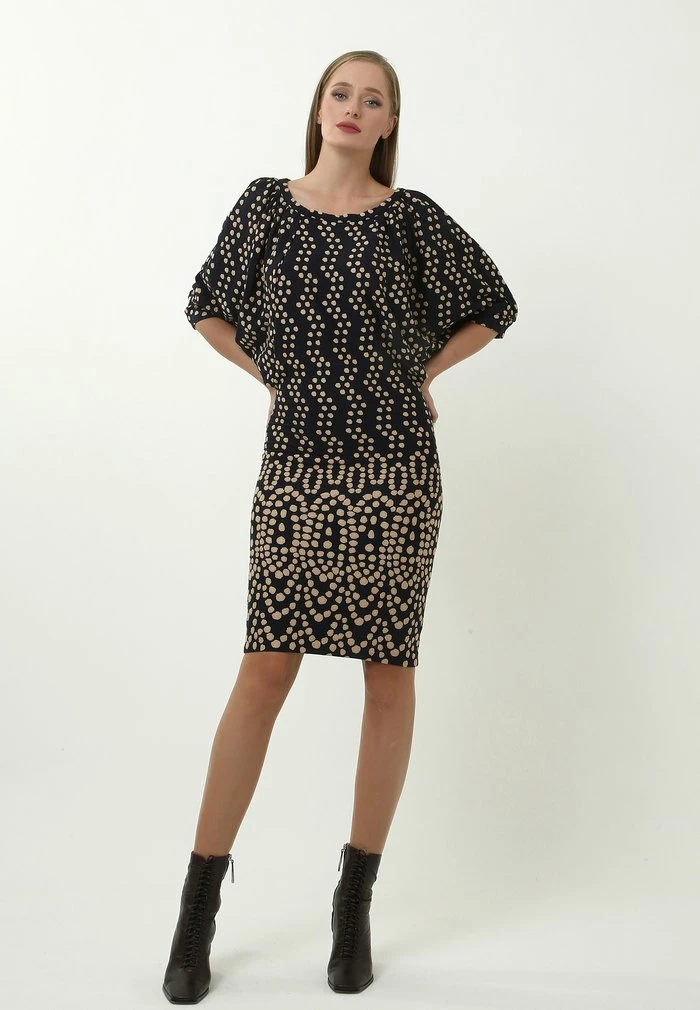 Madam-T Robe Fourreau - Black 2 Madam-T Robe Fourreau - Black – Image 2