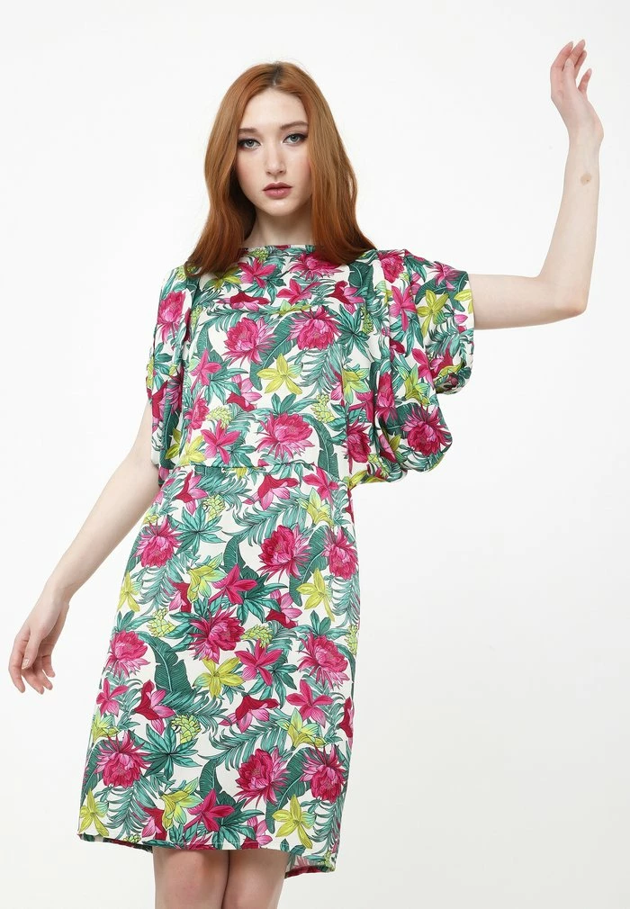 Madam-T Robe De Jour - Milchig Rosa 3 Madam-T Robe De Jour - Milchig Rosa – Image 3