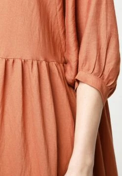 Madam-T Robe Longue - Ingwer -Madam-T Soldes 2022 821dcc2245fe46b786069edf9b370b33