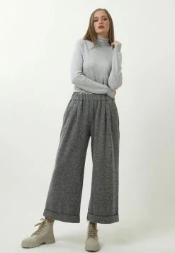 Madam-T TRESSA - Pantalon Classique - Schwarz/weiß 11 Madam-T TRESSA - Pantalon Classique - Schwarz/weiß -Madam-T Soldes 2022 842a19c0d3464814a1a2a8a29652dcda