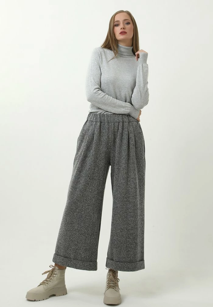 Madam-T TRESSA - Pantalon Classique - Schwarz/weiß 4 Madam-T TRESSA - Pantalon Classique - Schwarz/weiß – Image 4