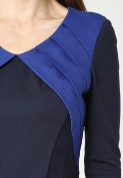 Madam-T AMRITA - Robe Fourreau - Blau, Kornblumenblau -Madam-T Soldes 2022 85ac338d34c34264873bdf3157539bfe