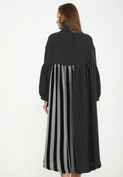 Madam-T Robe De Jour - Grau, Schwarz 8 Madam-T Robe De Jour - Grau, Schwarz -Madam-T Soldes 2022 85dcf73cf8d14e4ca8d2448b65c5e247