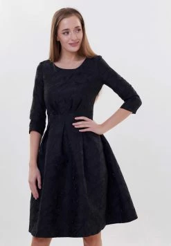 Madam-T AHNA - Robe De Jour - Neue Fragen