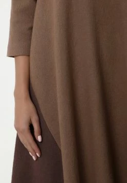 Madam-T Robe Pull - Dunkelbeige Hellbraun -Madam-T Soldes 2022 88fa56c4951143d4b2215bd01f56f707