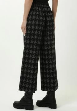 Madam-T GERDI - Pantalon Classique - Black -Madam-T Soldes 2022 8a077a868a2349a9a33f0c5b44b45842