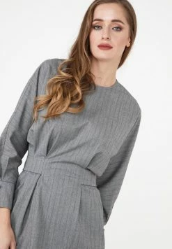 Madam-T Robe De Jour - Grau -Madam-T Soldes 2022 8a14620c3b094f22b74318a7edfac73a