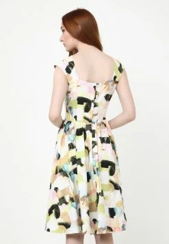 Madam-T Robe De Jour - Beige Hellgrün -Madam-T Soldes 2022 8bc1492fd70e4ed8804c21d3bd9b61da