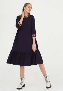 Madam-T LOLANTA - Robe De Jour - Pflaume -Madam-T Soldes 2022 8eaa228941e74ec1bb7345dea7abab6e