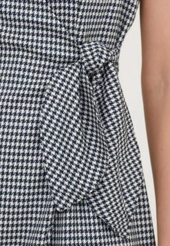 Madam-T KLIMANA - Robe Fourreau - Neghite/blau 12 Madam-T KLIMANA - Robe Fourreau - Neghite/blau -Madam-T Soldes 2022 9047c54315604d9b98540715b3596cf7