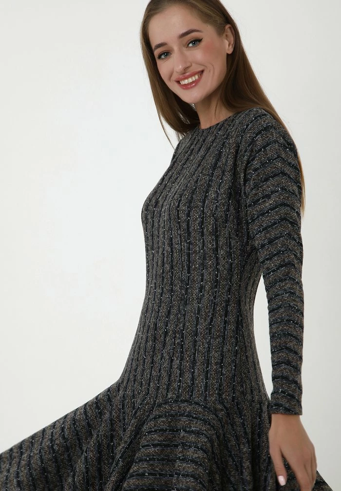 Madam-T SAMARA - Robe Pull - Grau Hellbraun 4 Madam-T SAMARA - Robe Pull - Grau Hellbraun – Image 4